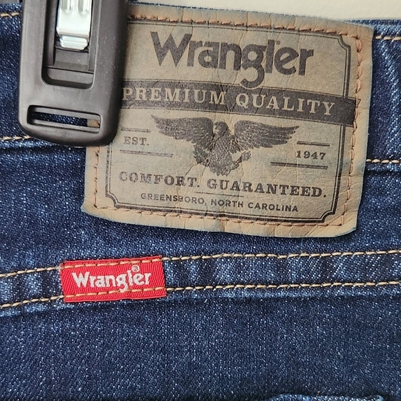 ๐ Wrangler Menโs Blue Denim Shorts โ Size 42, NWT, Relaxed Fit, 10โ Inseam - Picture 10 of 16